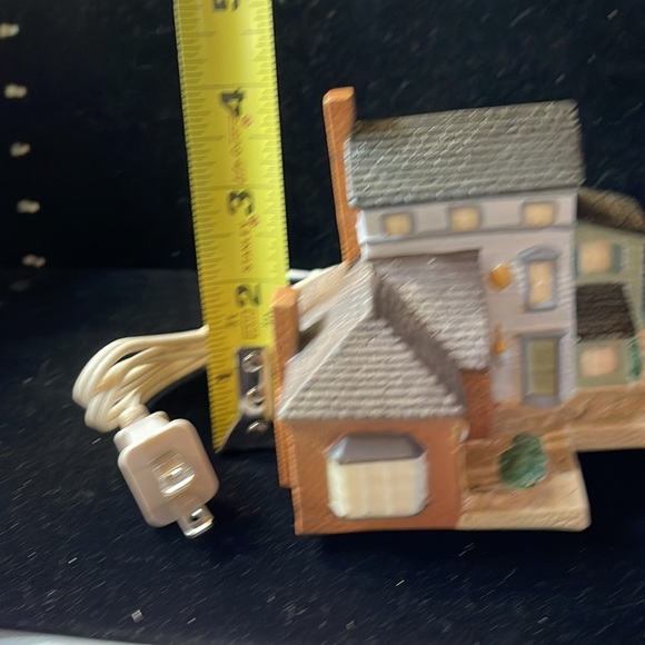Avon (1989) Vtg Collectible Early American Light Up Village MainHouse - Picture 10 of 10